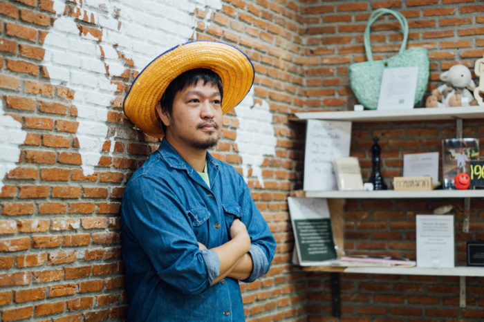 Exploring the concept of salaryman in 2 systems