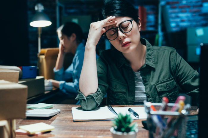 Is it very wrong to change jobs frequently? Why are people who change jobs frequently viewed negatively?