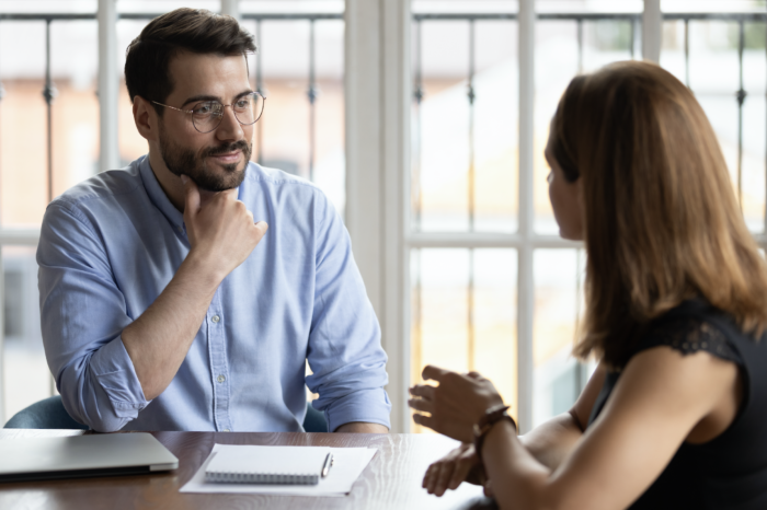 Active Listening Techniques – Listening skills are important skills that working people should have.